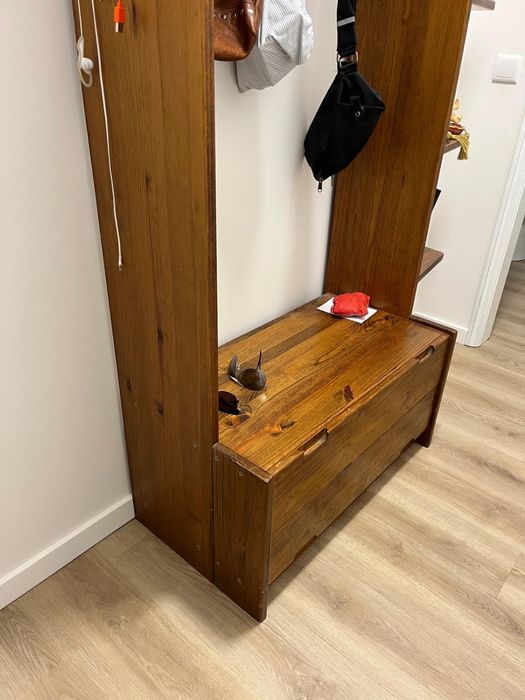 Conjunto Completo de Móveis em Pinho Maciço Cor Mel (750€)