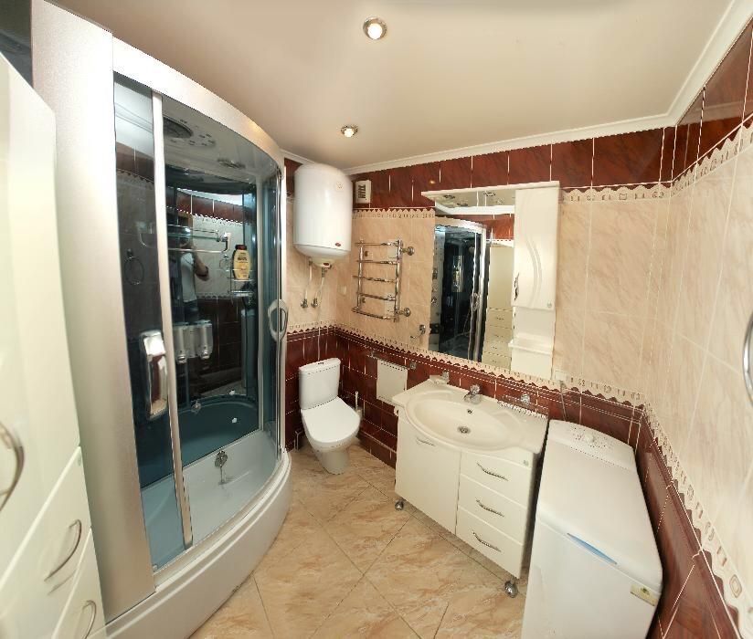 Квартира на Шевченко!Поруч парковка з охороною.