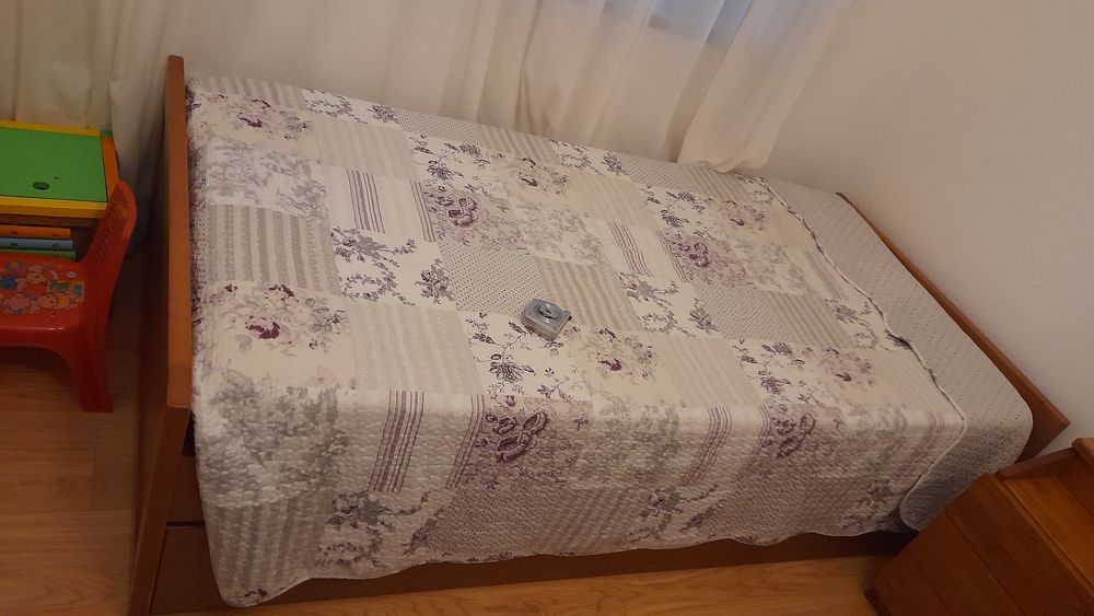 2 Camas de solteiro + 2 colchões