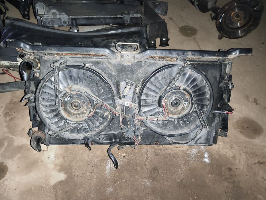 Радіатор охолодження Фольксваген транспортер Т4  дифузор вентилятор