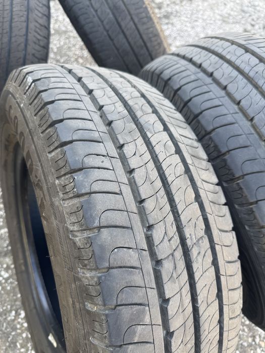 Pneus Goodyear * 215 70 r15 * Autocaravana