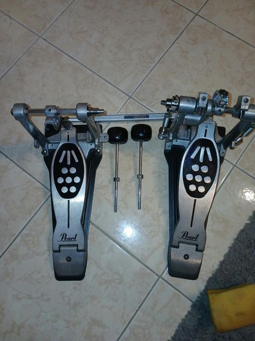 Pearl P922 bass drum Pedal 
Power Shifter series
Single-chain drive
Base plate
Duo-beater
Optimal running characteristics