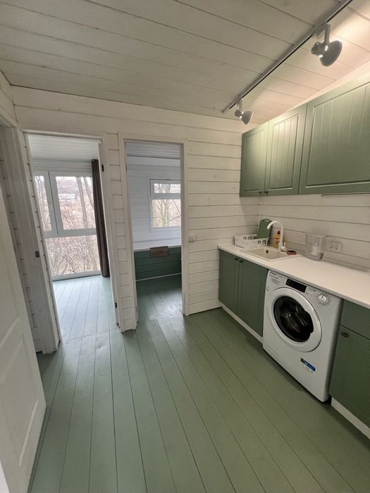 2-кімнатна квартира-котедж в центрі з видом на ліс