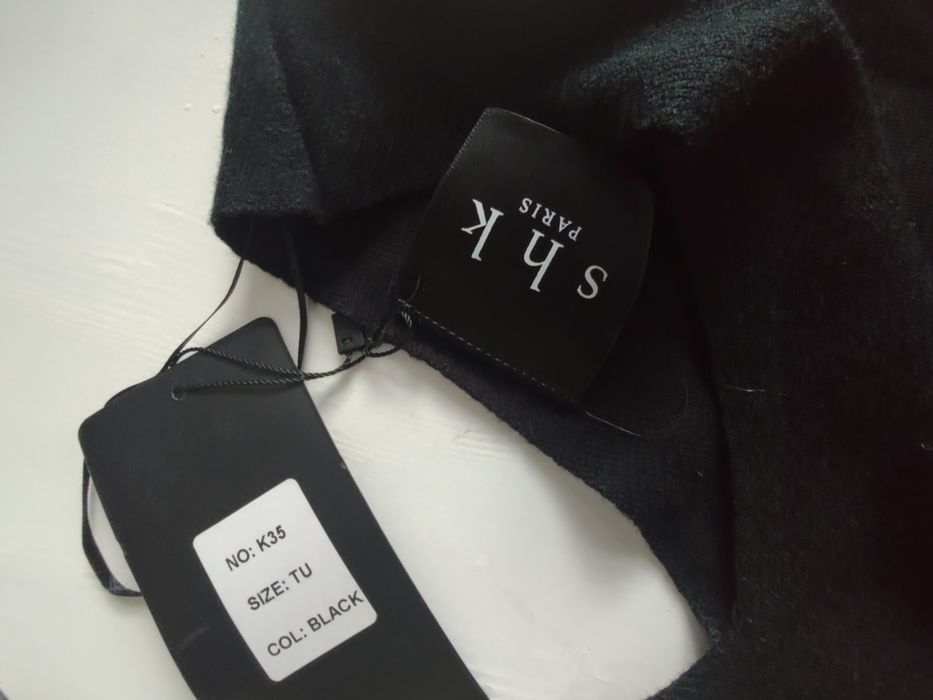 Sweter czarny shk Paris dekolt serek V r. M/L nowy metka