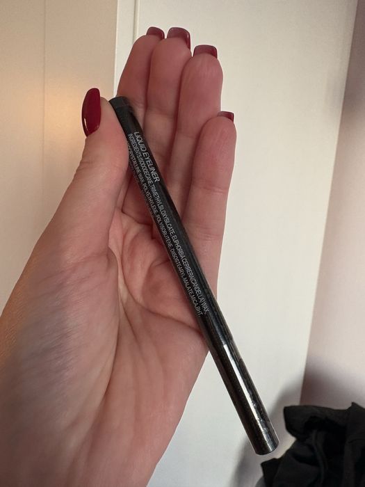 Eyeliner huda beauty