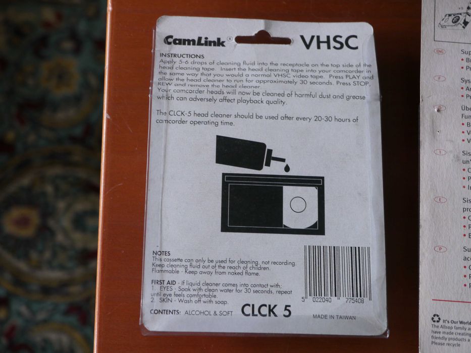 Komplet 26-ciu kaset VHS-C do kamer analogowych