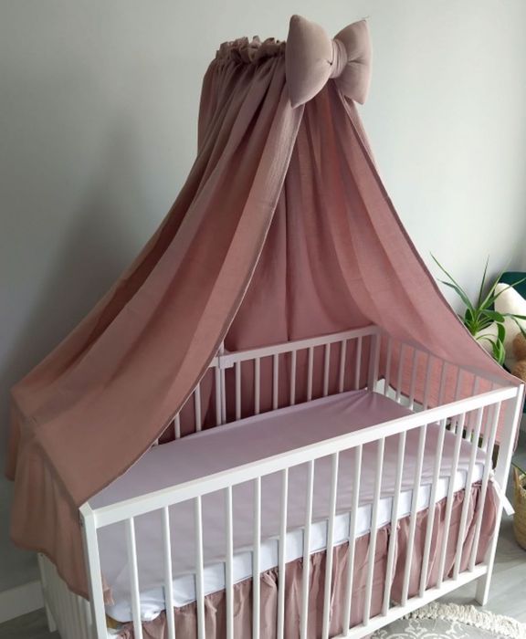 Baldachim muślinowy brudny róż + stelaż do łóżeczka