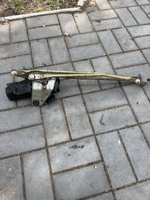 Трапеция дворников (стеклоочистителя)