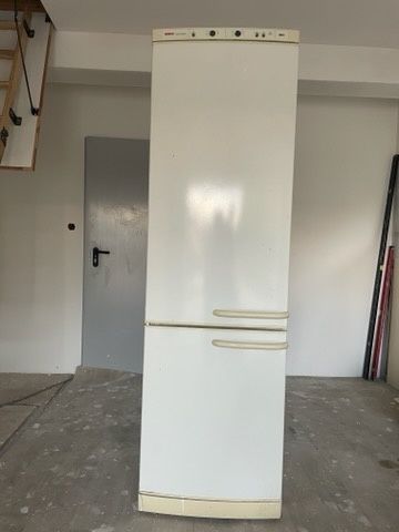 Sprzedam lodówkę Bosch