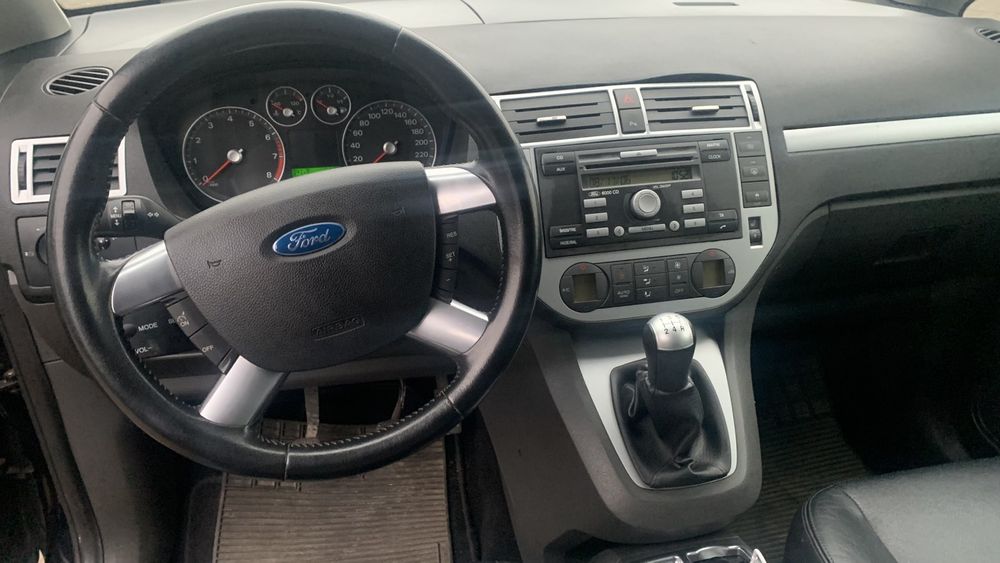 Продам машину форд