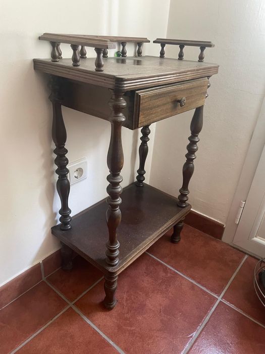 Vintage Set – Side Table and Shelf64552624336641123