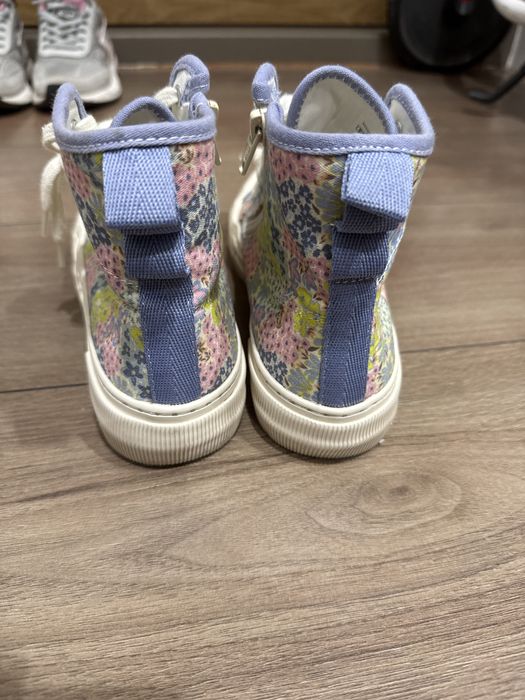 Zara.           .