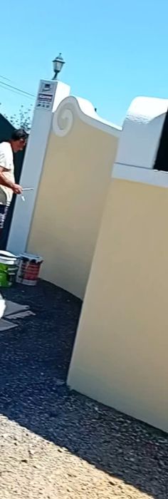 Remodelamos pintamos outros serviços .