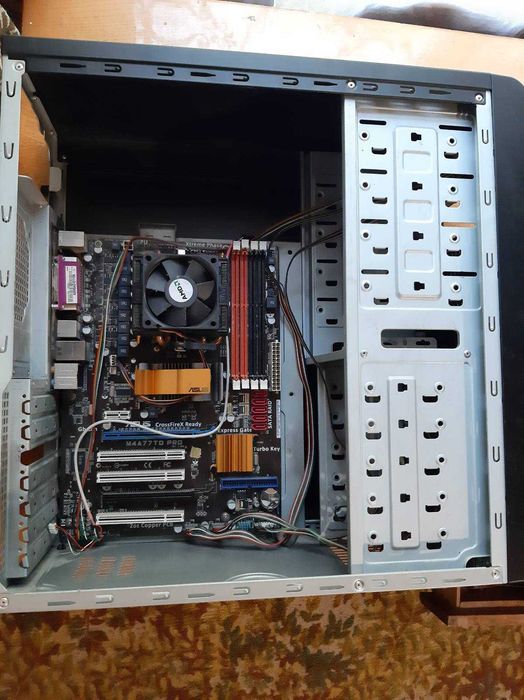 Системний блок ПК.