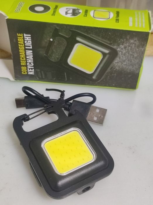 lanterna LED de bolso recarregável