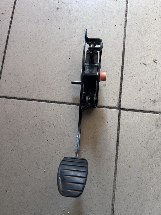 Педаль сцепление Renault