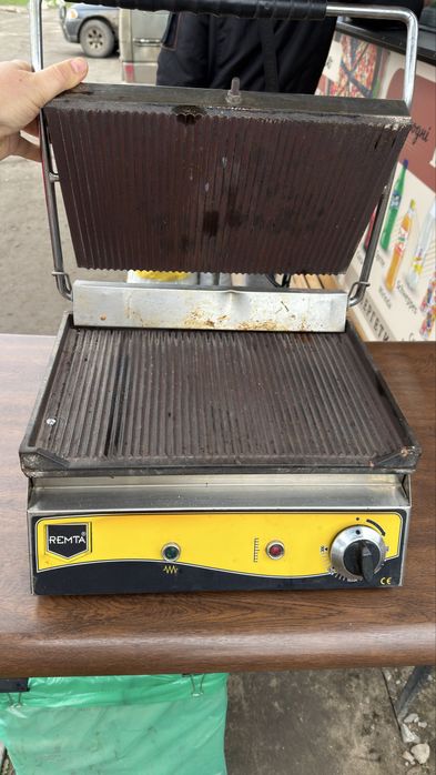 Гриль прижимний REMTA