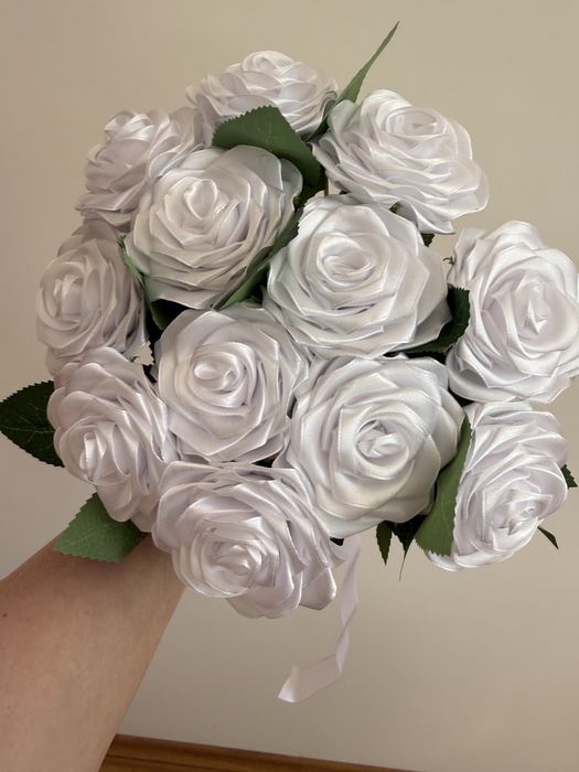 Букет троянд з атласної стрічки