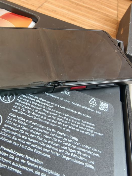 ZTE Nubia Flip 5g smartfon