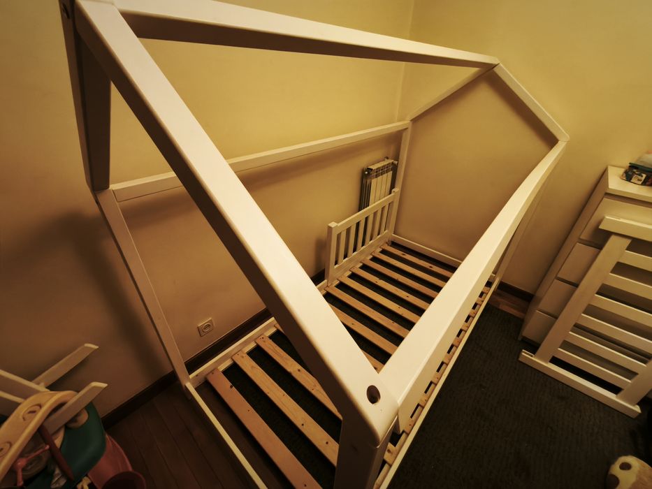Cama criança estilo montessori com colchão