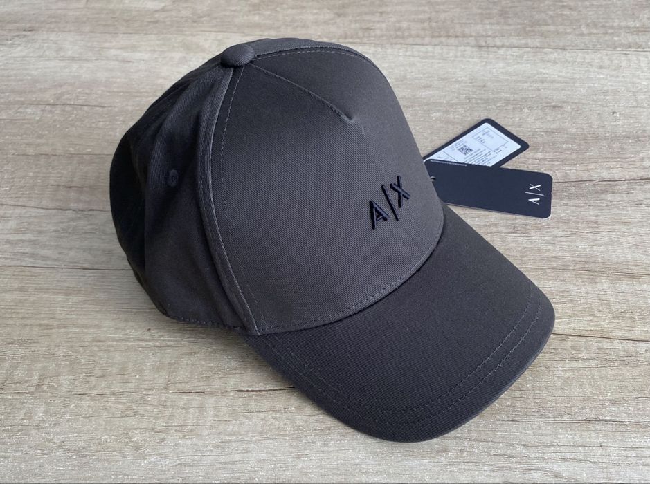 Кепка Armani. Armani Exchange