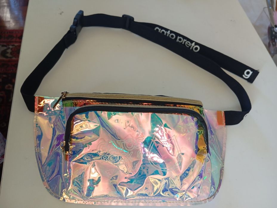Bolsa de cintura brilhante