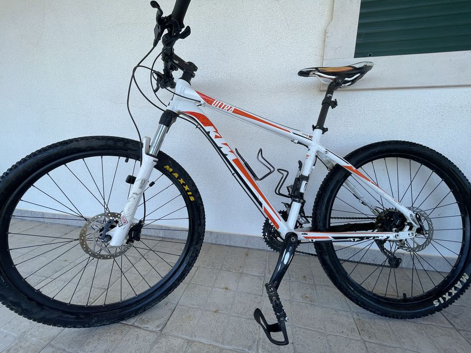 Bicicleta KTM + Rodas de Estrada + Pedais de Encaixe