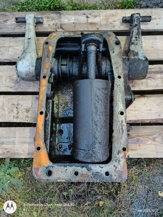 Sprzedam podnośnik do ursus C-385