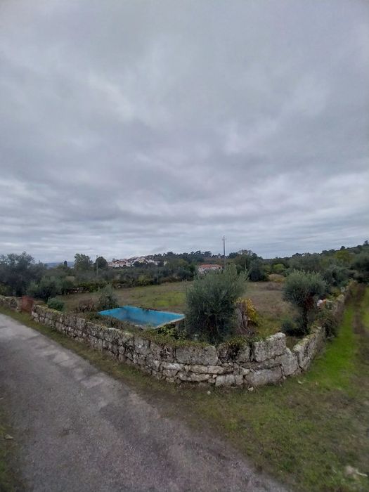 Terreno rústico perto serra da estrela