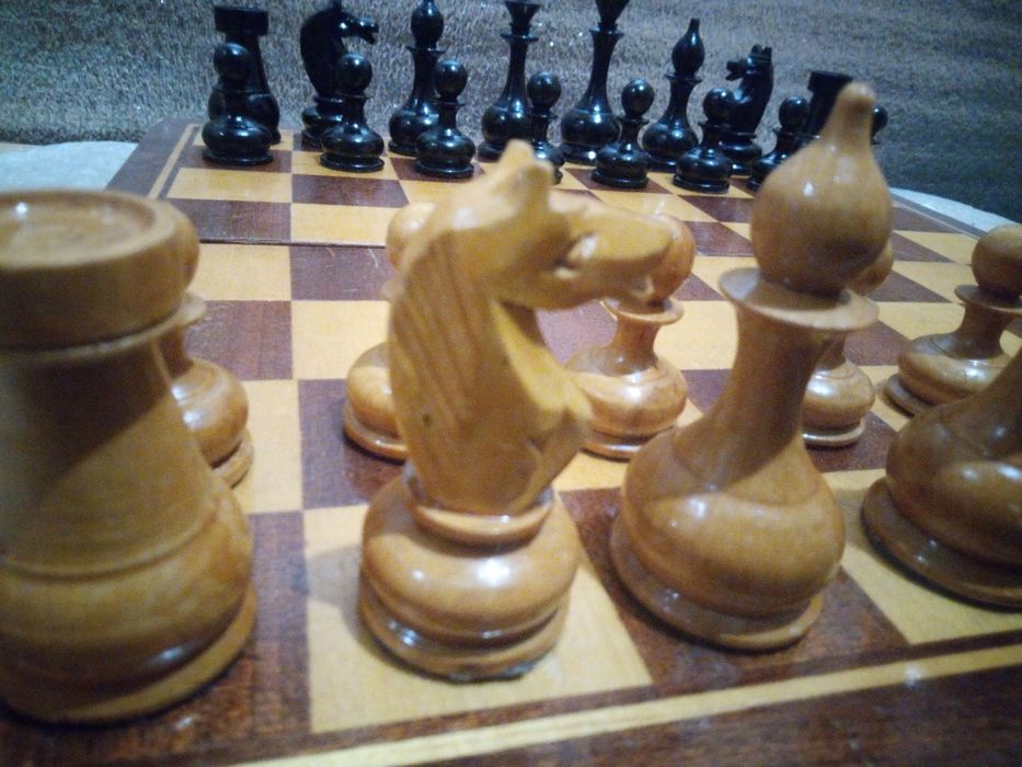 Шахмати СССР 70-80 роки фігури з деревини бука шахи фігури та дошка