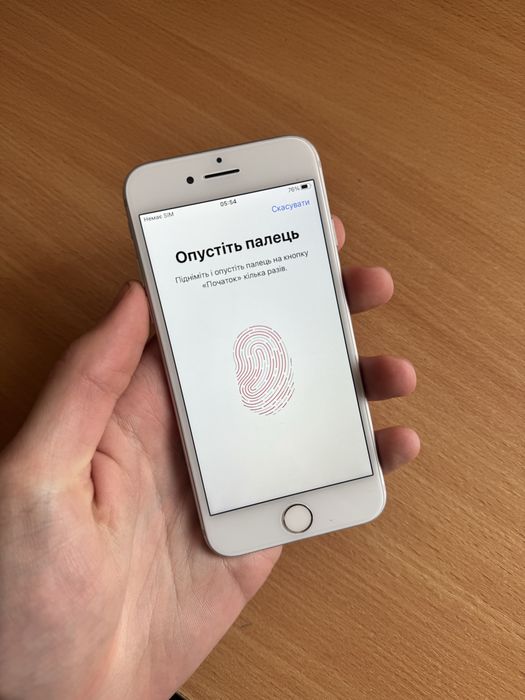 Apple Iphone 7 32 GB White у справному стані