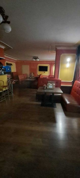 Приміщення для бізнесу 300 м² у центрі міста з меблями та обладнанням