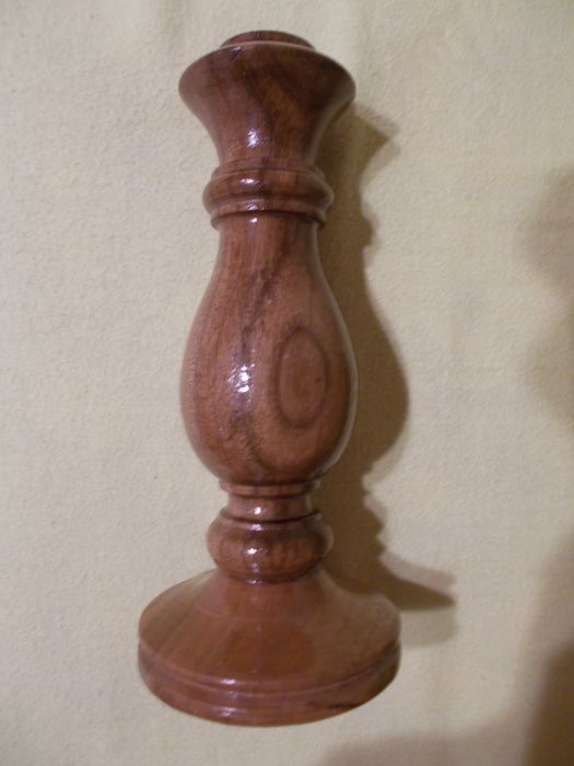 Świecznik drewniany toczony orzech lakierowany prezent polecam