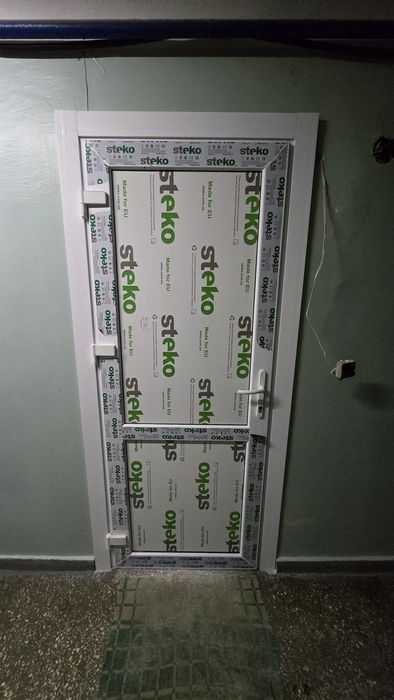 продам  металопластиковые двери