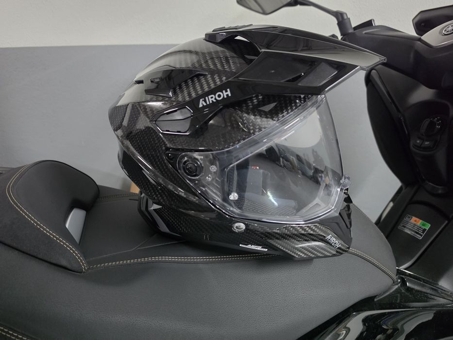 Capacete Airoh Commander 2 Carbon