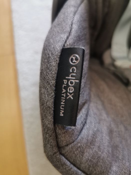 Cybex Cloud Q Platinum + base Isofix