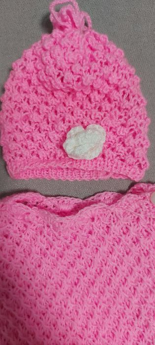 Nowa szydełkowa różowa sukienka z czapeczką rozmiar 62