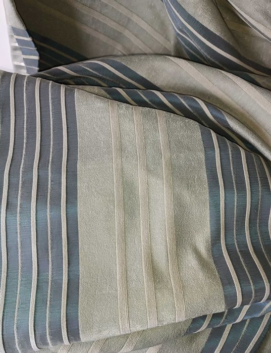 2 щільні зелені оливкові штори  225 х 220 см у смужку