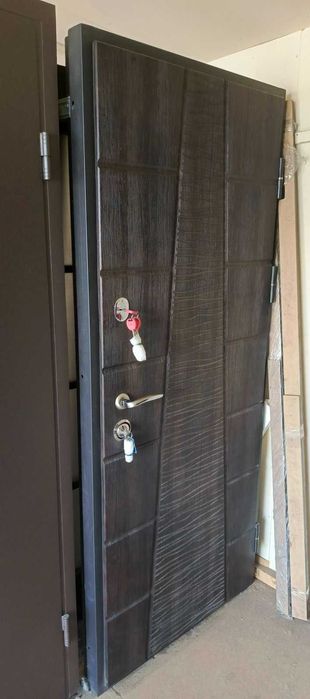Входные двери в дом • металлические двери • Металеві двері