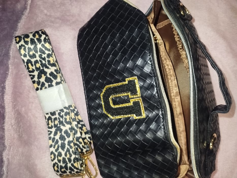 Duża Kosmetyczka z literka U A776,