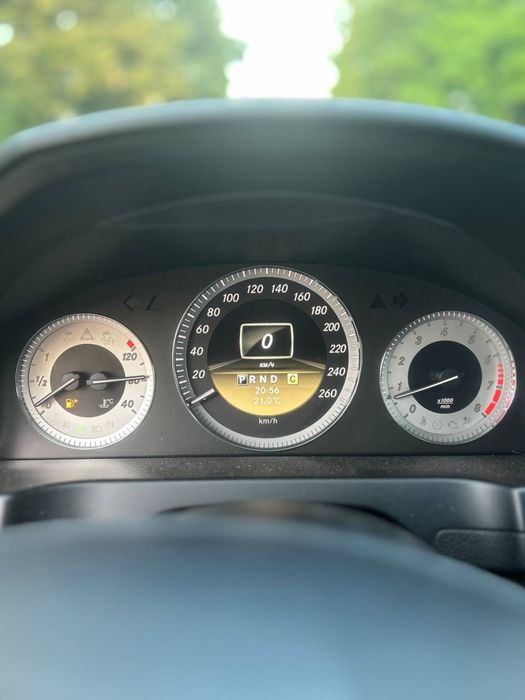 Продам своє авто Mercedes-Benz C-Class 2009
