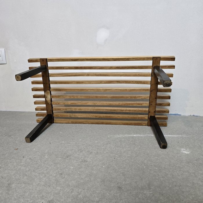 Drewniany kwietnik PRL pomocnik stolik retro vintage czarny drabinkowy
