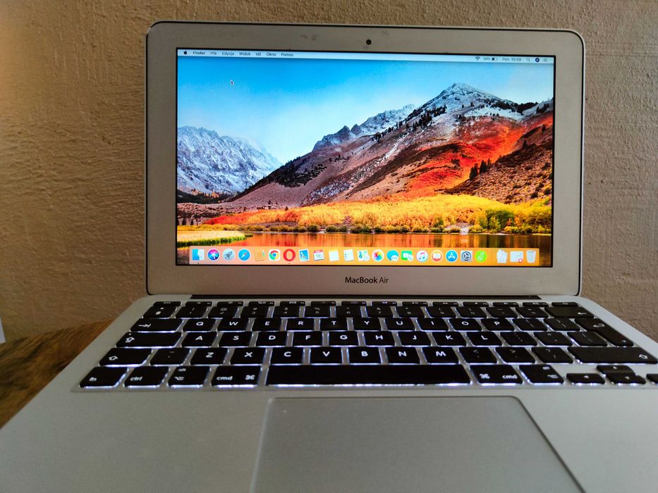 MacBook Air i5 1.6 GHz High Sierra