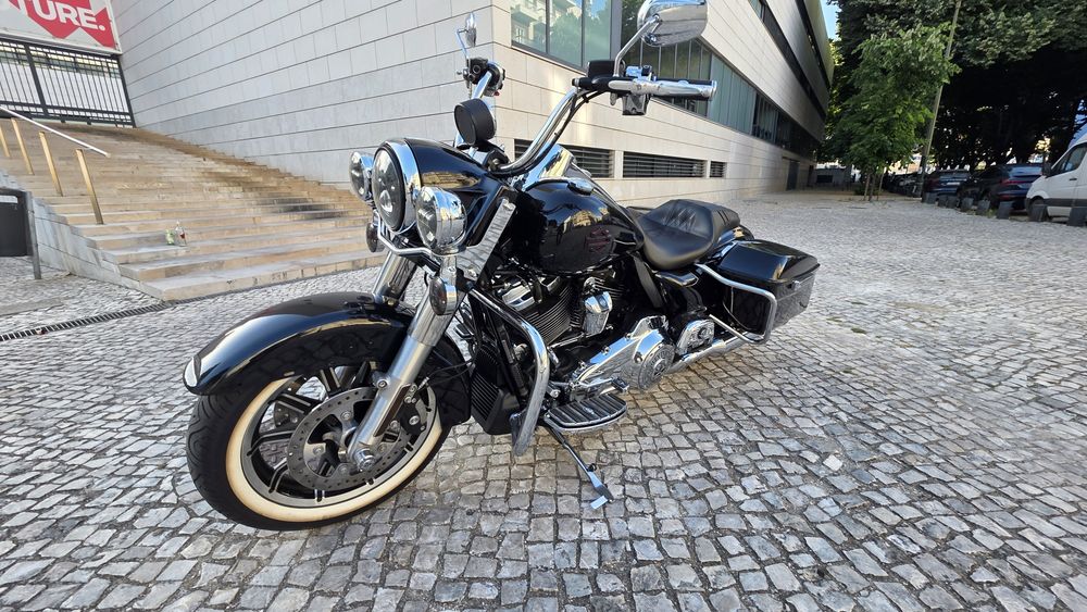Harley Davidson road king 107