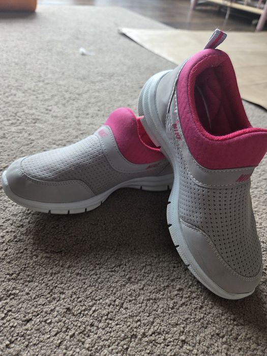 Adidasy Nike rozmiar 33