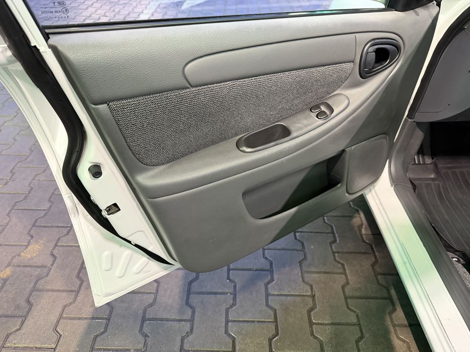 Продам Ланос на автомате 16г