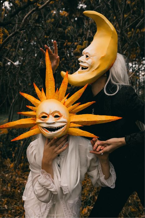 Маски на Гелловін Сонце та Місяць