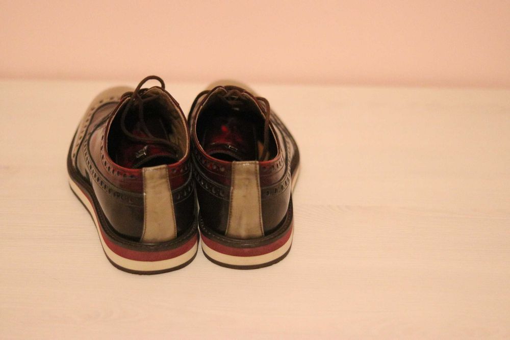 Sapatos de homem Cohibas em pele