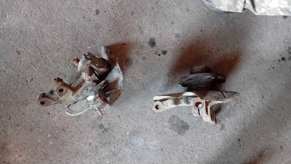 Поворотний кулак Опель