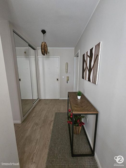 Apartamento T2 em São Mamede Infesta ( Monte dos Burgos )